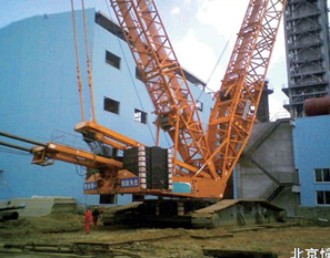750噸履帶式起重機（